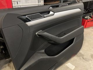 bontott VW PASSAT B8 Jobb első Ajtó Kárpit