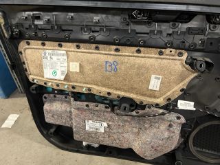 bontott VW PASSAT B8 Jobb első Ajtó Kárpit