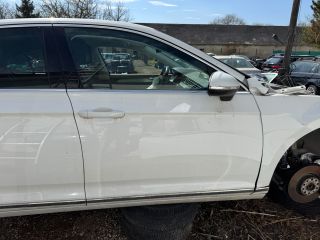 bontott VW PASSAT B8 Jobb első Ajtó (Részeivel)