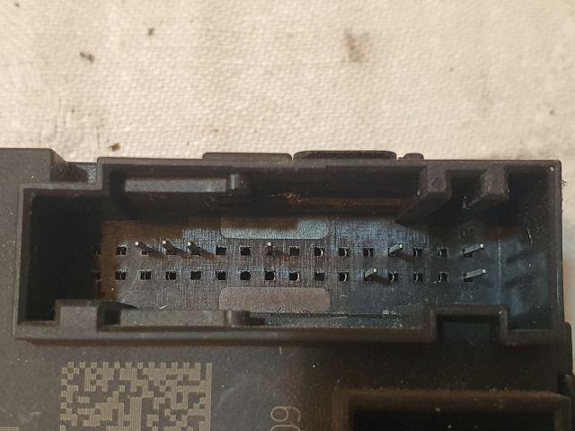 bontott VW PASSAT B8 Jobb első Ajtó Vezérlőegység