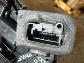 bontott VW PASSAT B8 Jobb első Ajtózár