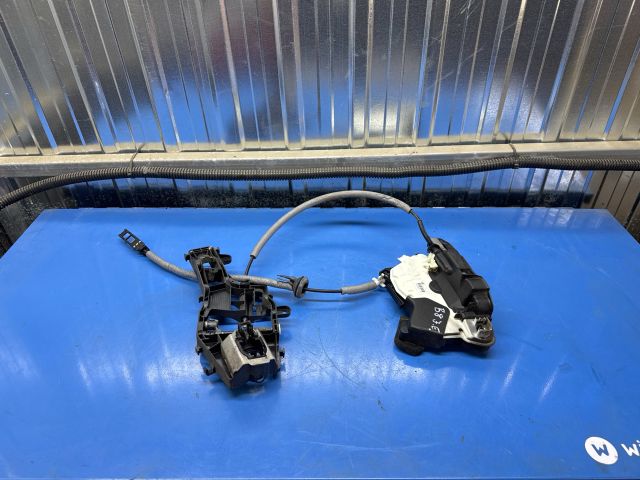 bontott VW PASSAT B8 Jobb első Ajtózár