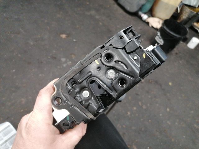 bontott VW PASSAT B8 Jobb első Ajtózár