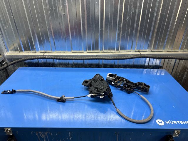 bontott VW PASSAT B8 Jobb első Ajtózár