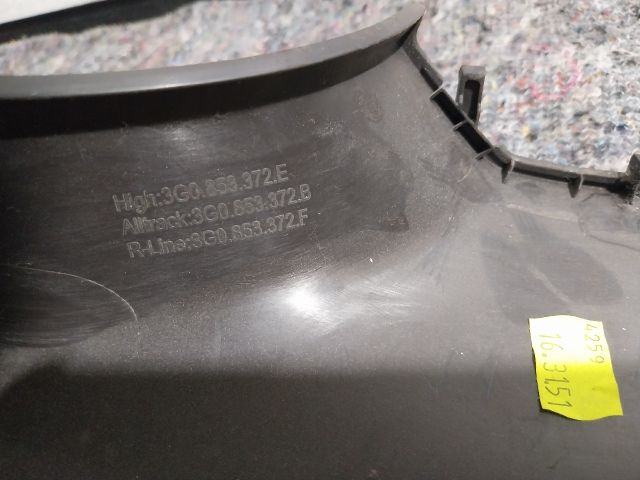 bontott VW PASSAT B8 Jobb első Belső Küszöb Burkolat