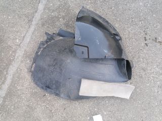 bontott VW PASSAT B8 Jobb első Dobbetét (Kerékjárati, Műanyag)