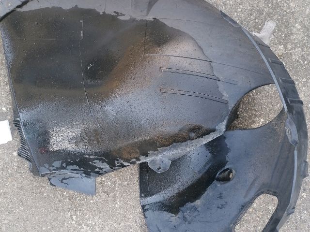 bontott VW PASSAT B8 Jobb első Dobbetét (Kerékjárati, Műanyag)