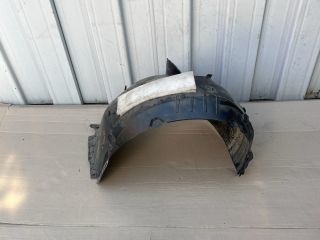 bontott VW PASSAT B8 Jobb első Dobbetét (Kerékjárati, Műanyag)