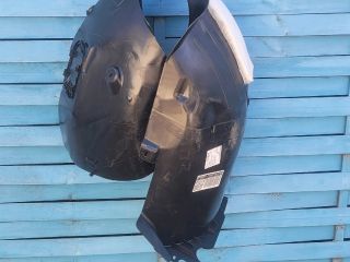 bontott VW PASSAT B8 Jobb első Dobbetét (Kerékjárati, Műanyag)