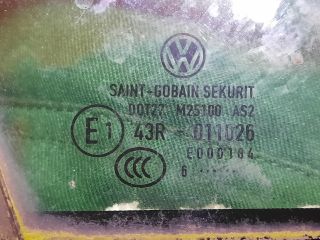 bontott VW PASSAT B8 Jobb első Fixüveg (Ajtóban)