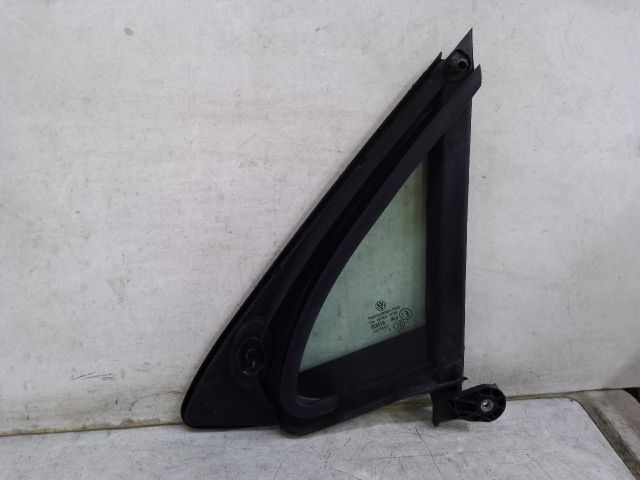 bontott VW PASSAT B8 Jobb első Fixüveg (Ajtóban)