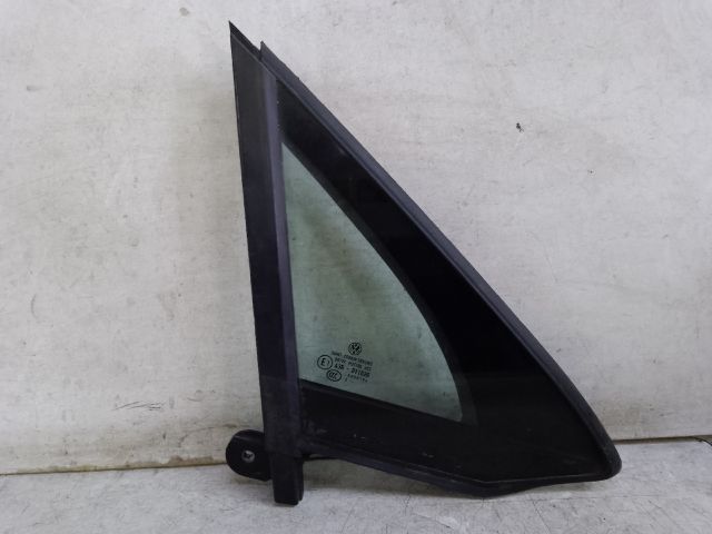 bontott VW PASSAT B8 Jobb első Fixüveg (Ajtóban)