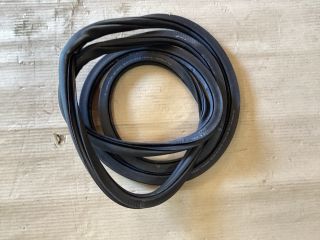 bontott VW PASSAT B8 Jobb első Gumikéder