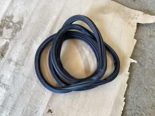 bontott VW PASSAT B8 Jobb első Gumikéder