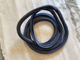 bontott VW PASSAT B8 Jobb első Gumikéder