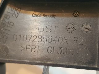bontott VW PASSAT B8 Jobb első Külső Kilincsfészek