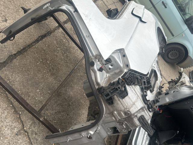 bontott VW PASSAT B8 Jobb első Negyed Karosszéria Csomag