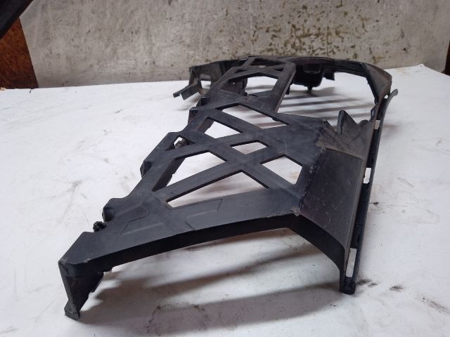 bontott VW PASSAT B8 Jobb első Oldal Lökhárító Tartó (Műanyag)