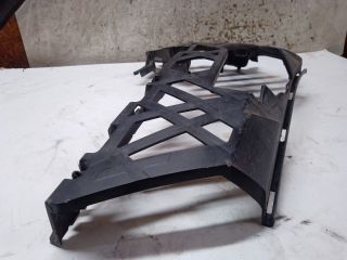 bontott VW PASSAT B8 Jobb első Oldal Lökhárító Tartó (Műanyag)