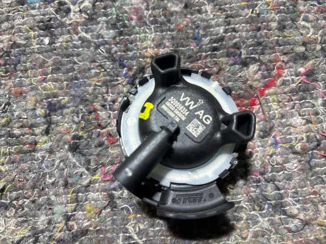 bontott VW PASSAT B8 Jobb első Oldal Ütközés Érzékelő