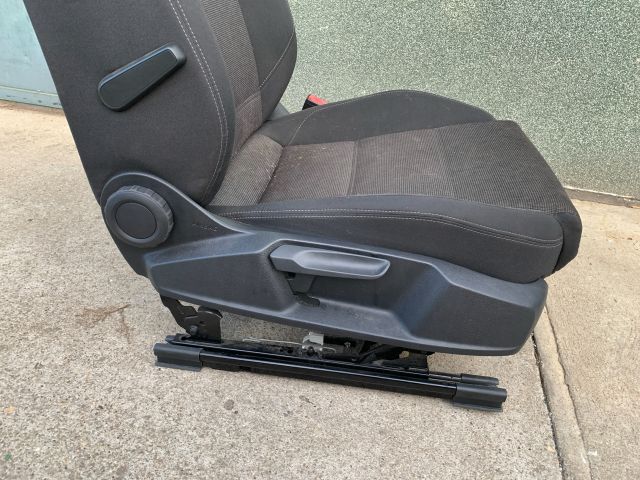 bontott VW PASSAT B8 Jobb első Ülés