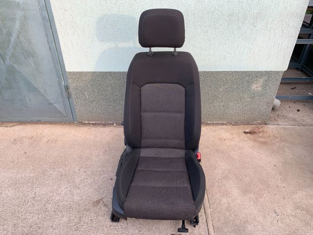 bontott VW PASSAT B8 Jobb első Ülés
