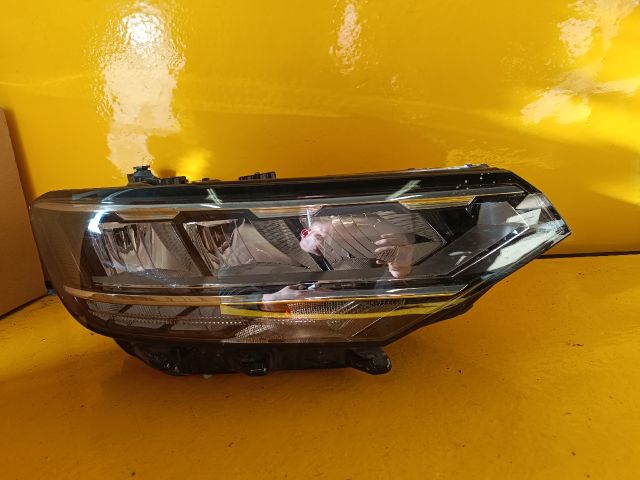 bontott VW PASSAT B8 Jobb Fényszóró