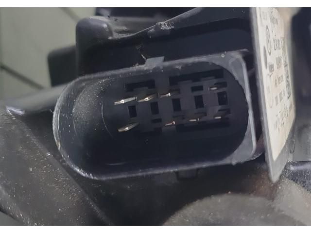 bontott VW PASSAT B8 Jobb Fényszóró