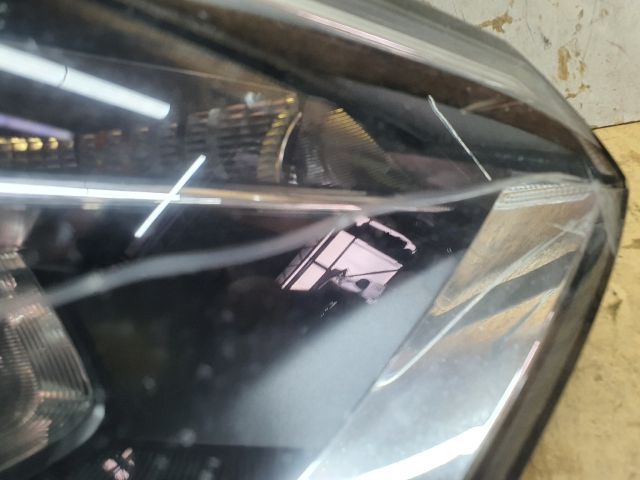 bontott VW PASSAT B8 Jobb Fényszóró