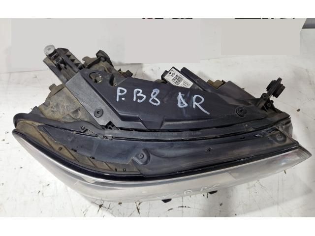 bontott VW PASSAT B8 Jobb Fényszóró