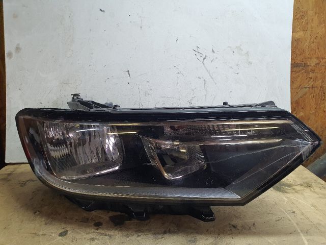 bontott VW PASSAT B8 Jobb Fényszóró