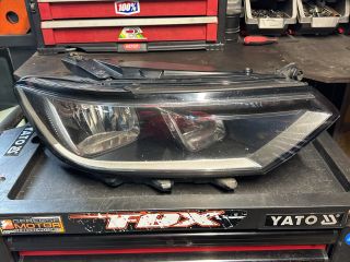 bontott VW PASSAT B8 Jobb Fényszóró