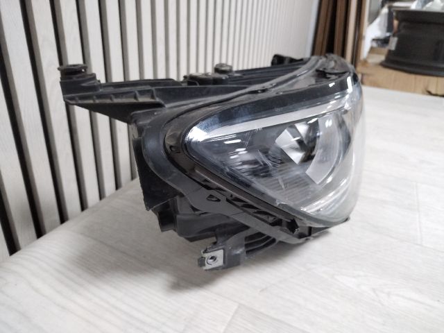 bontott VW PASSAT B8 Jobb Fényszóró