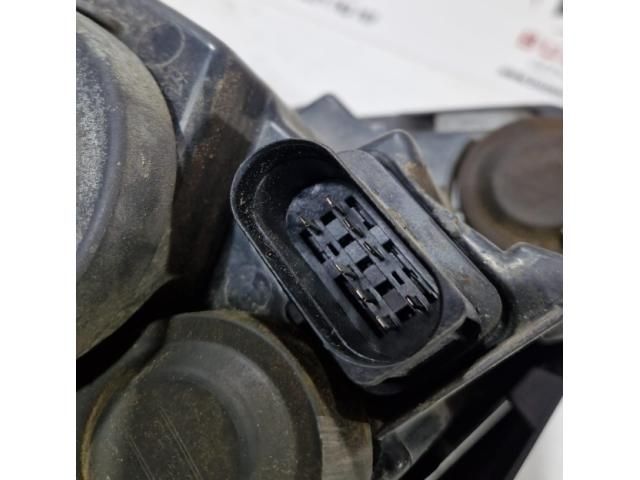 bontott VW PASSAT B8 Jobb Fényszóró