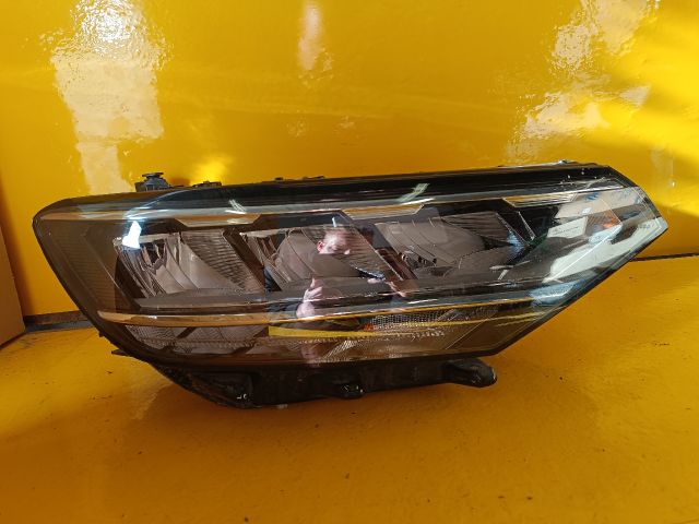 bontott VW PASSAT B8 Jobb Fényszóró