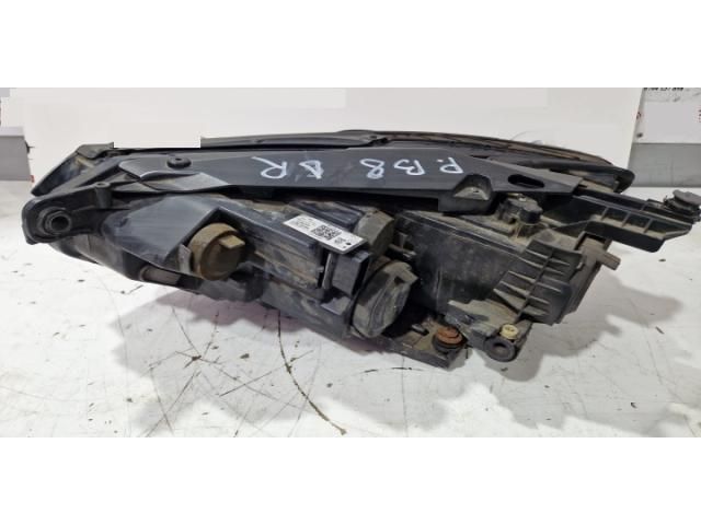 bontott VW PASSAT B8 Jobb Fényszóró