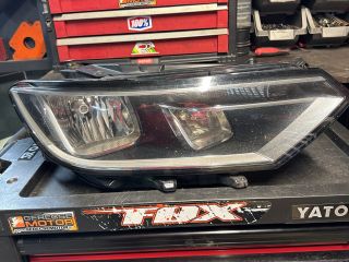 bontott VW PASSAT B8 Jobb Fényszóró