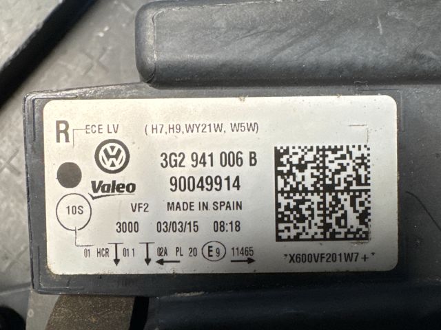 bontott VW PASSAT B8 Jobb Fényszóró