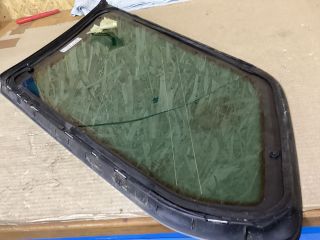 bontott VW PASSAT B8 Jobb hátsó Ablak