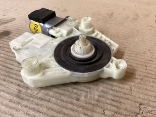 bontott VW PASSAT B8 Jobb hátsó Ablakemelő Motor