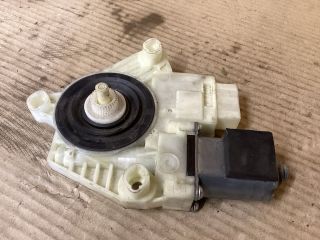 bontott VW PASSAT B8 Jobb hátsó Ablakemelő Motor