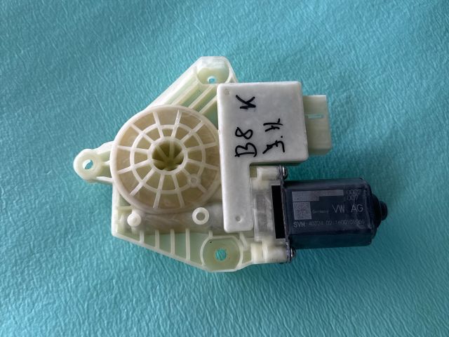 bontott VW PASSAT B8 Jobb hátsó Ablakemelő Motor