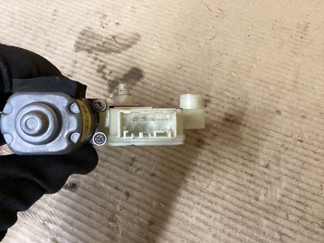 bontott VW PASSAT B8 Jobb hátsó Ablakemelő Motor