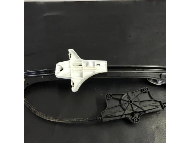 bontott VW PASSAT B8 Jobb hátsó Ablakemelő Szerkezet (Elektromos)