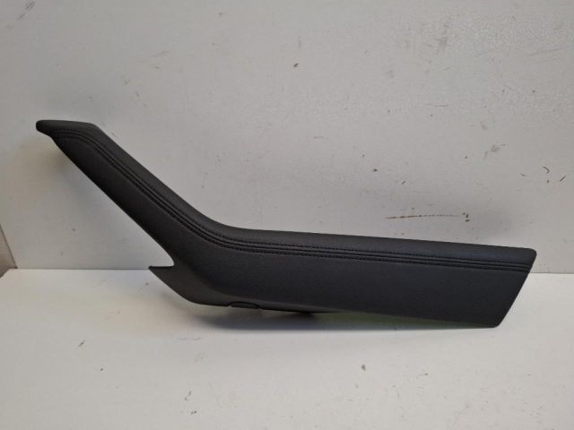 bontott VW PASSAT B8 Jobb hátsó Ajtó Kárpit Könyöklő