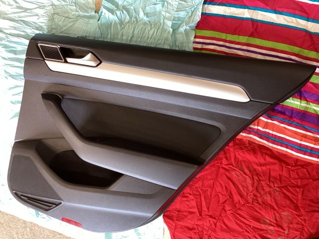 bontott VW PASSAT B8 Jobb hátsó Ajtó Kárpit