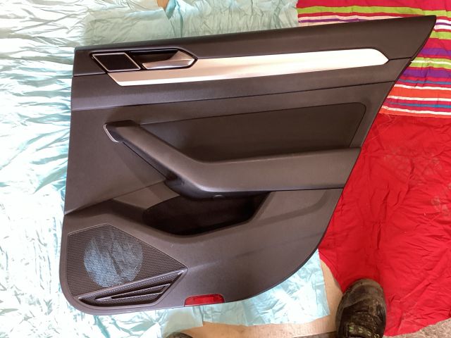 bontott VW PASSAT B8 Jobb hátsó Ajtó Kárpit