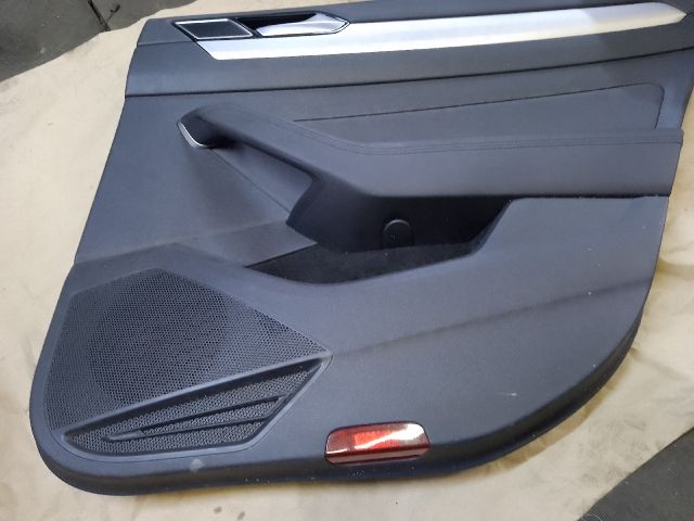 bontott VW PASSAT B8 Jobb hátsó Ajtó Kárpit