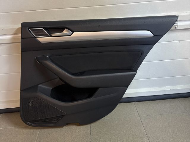 bontott VW PASSAT B8 Jobb hátsó Ajtó Kárpit