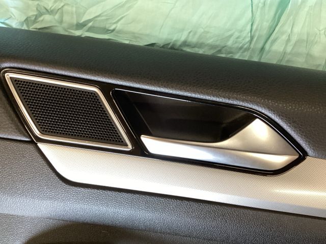 bontott VW PASSAT B8 Jobb hátsó Ajtó Kárpit